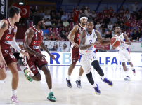 Umana Reyer: 85 - Anadolu Efes: 82