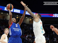 Anadolu Efes: 74 - Real Madrid: 88