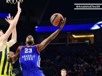 Anadolu Efes: 84 - Fenerbahçe Doğuş: 89