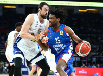 Anadolu Efes: 74 - Fenerbahçe Beko: 85