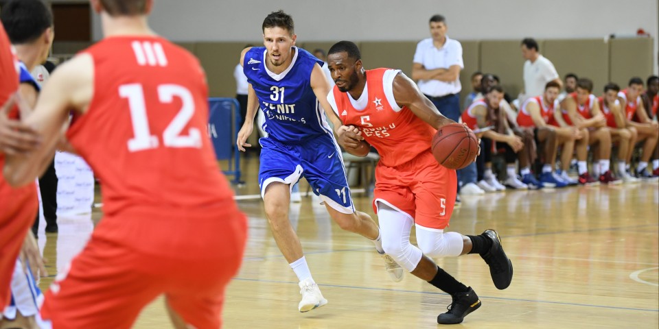 Anadolu Efes - Zenit St. Petersburg : 68-78