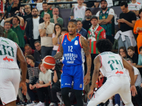 Pınar Karşıyaka: 98 - Anadolu Efes: 83