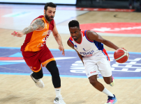 We started the Türkiye Sigorta Basketball Super League with a win: 77-68