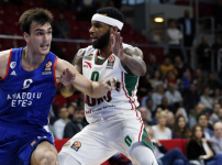 Anadolu Efes: 61 - Lokomotiv Kuban: 76