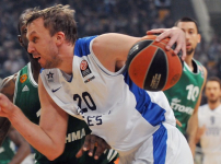 Anadolu Efes: 7 - Panathinaikos: 13