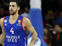 Anadolu Efes: 13 - Olympiacos: 16