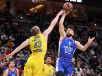 Alba Berlin: 95 - Anadolu Efes: 93