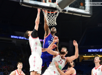 Anadolu Efes 92 - 77 Bayern Munich