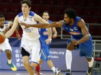 Anadolu Efes normal sezonu galibiyet ile tamamladı: 79-72