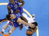 Anadolu Efes'ten 52 ribaunt!
