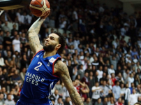 Anadolu Efes Uşak deplasmanını kayıpsız geçti: 80-78