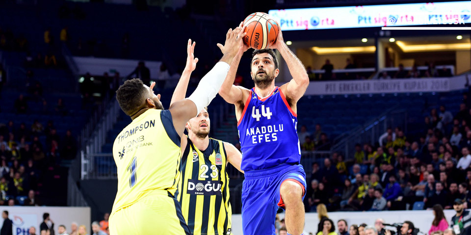 Kupa'da yarı finaldeyiz: 83-80