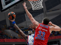 CSKA Moskova: 100 - Anadolu Efes: 65