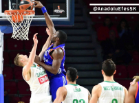 Anadolu Efes Kaunas’ta avantajı yakalamak istiyor...