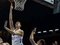 Anadolu Efes 2016’ya galibiyet ile merhaba dedi: 75-72