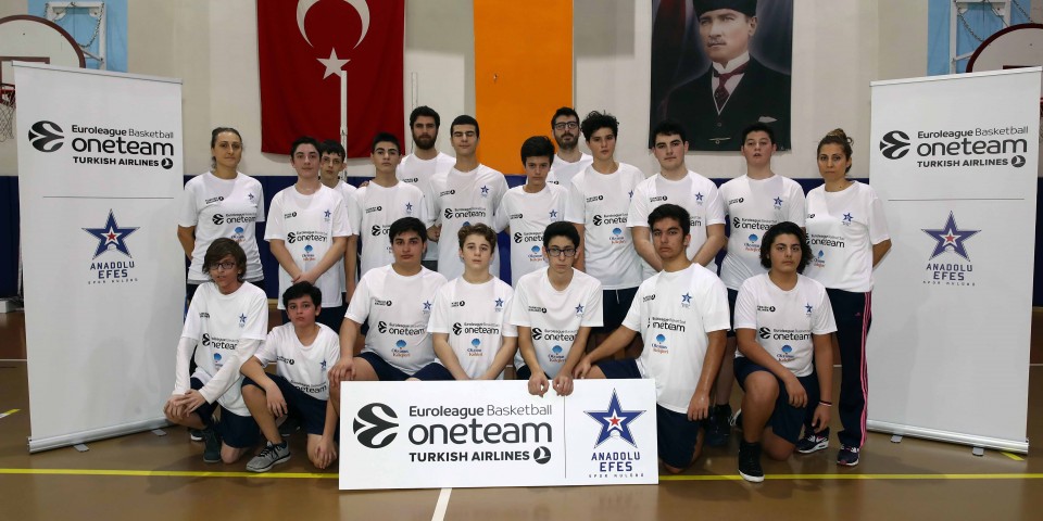 Anadolu Efes, Bu Sezonki ONE TEAM Projesi için Okyanus Kolejleri ile İşbirliği Yapacak...