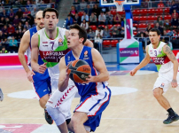 Breathtaking win for Efes on the road against Laboral Kutxa: 72-67