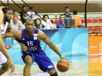 BSL: Royal Halı Gaziantep - Anadolu Efes : 64 - 73