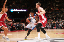 EA7 Emporio Armani Milan: 92 - Anadolu Efes: 76