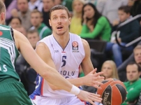 Anadolu Efes ''ilk çeyrekte en az sayı yeme rekoru’nu'' kırdı...