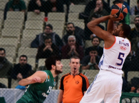 Panathinaikos Superfoods : 92 - Anadolu Efes: 81