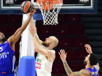 Anadolu Efes: 71 - Zalgiris Kaunas: 84