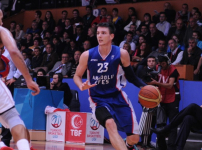 Anadolu Efes Tofaş deplasmanında farklı galip: 93-70