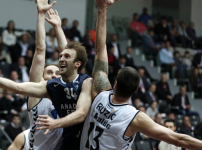 Beşiktaş: 71 - Anadolu Efes: 57