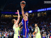 Anadolu Efes 75 - 68 Barcelona Lassa