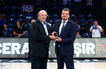 Anadolu Efes'te Plaket Töreni