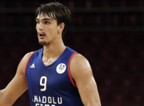 Anadolu Efes: 15 - EA Milano: 5