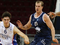 Anadolu Efes yarı finalde: 93-75