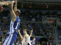 Efes rövanşı vermedi: 84-82