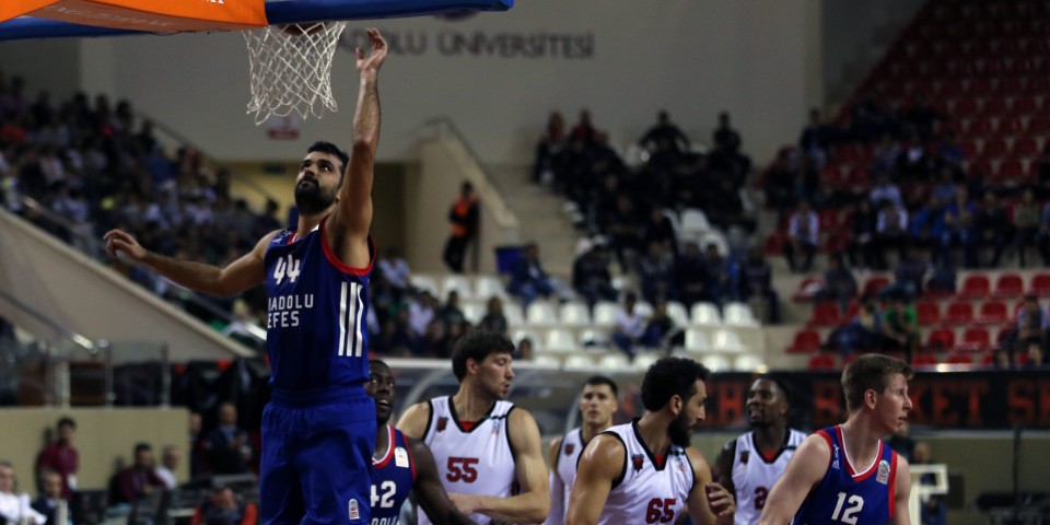 Anadolu Efes Eskişehir deplasmanında fire vermedi: 86-84
