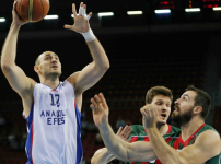 Anadolu Efes ikinci galibiyetin peşinde...