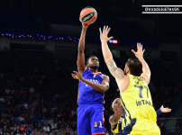 Anadolu Efes 89 - 83 Fenerbahçe