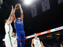 Anadolu Efes: 74 - Unicaja Malaga: 79