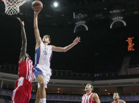 Anadolu Efes: 73 - Olympiacos: 79