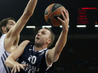 Anadolu Efes: 61 - Real Madrid: 86