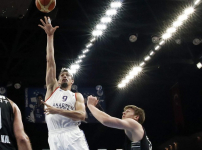 Anadolu Efes pulls forward: 80-71