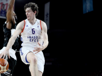 Anadolu Efes seriyi eşitlemek istiyor...