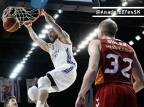 BSL: Anadolu Efes - Galatasaray Odeabank : 87 - 76