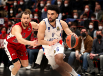 AX Armani Exchange Milan: 73 - Anadolu Efes: 66