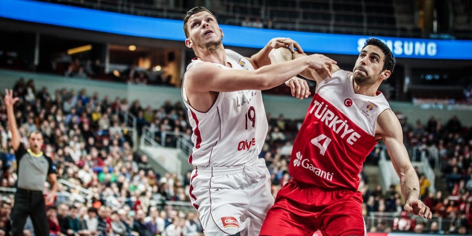 A Milliler gruptaki ikinci yenilgisini aldı: 79-70
