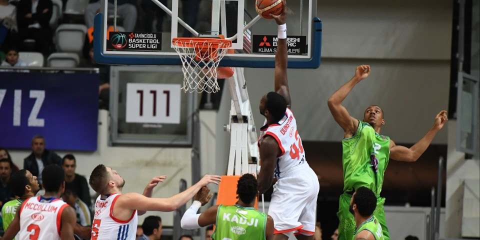 Tofaş: 80 - Anadolu Efes: 69
