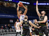 BSL: Anadolu Efes 87 - 80 Aliağa Petkimspor