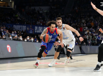 Anadolu Efes: 79 - Zenit St Petersburg: 90