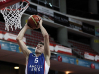 Anadolu Efes Konya’dan galip dönüyor: 74-64