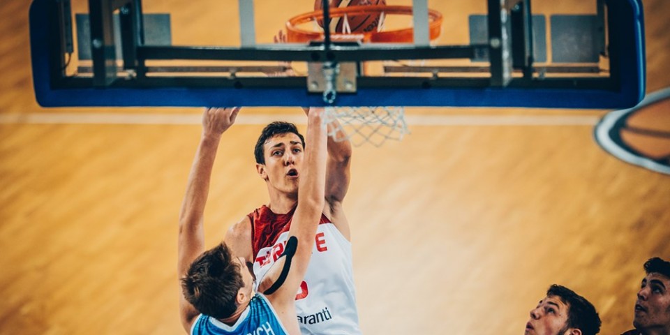 Genç Milli'ler çeyrek finalde!