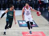 Anadolu Efes: 111 - Pınar Karşıyaka: 112